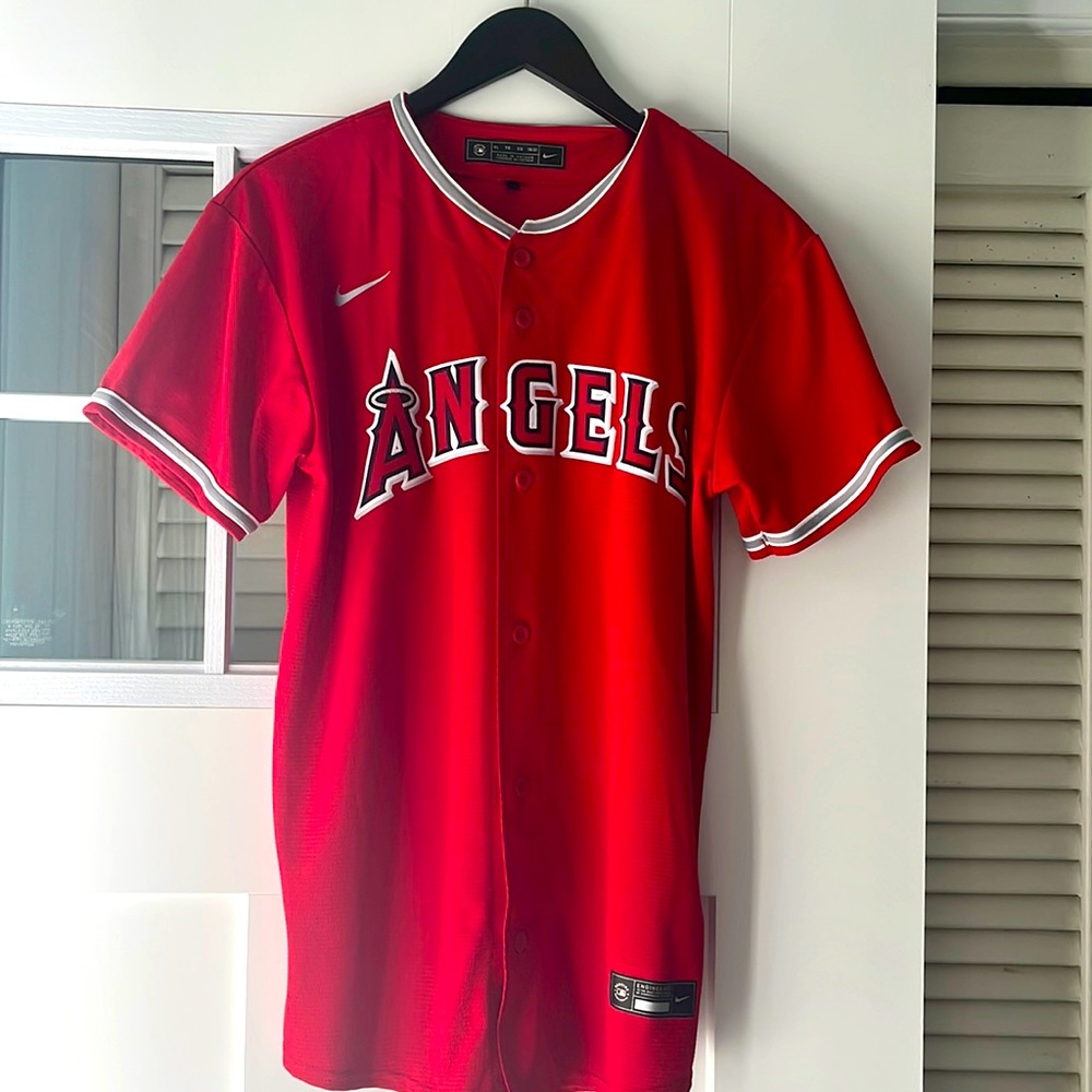 Los Angeles angels baseball jersey. Worn twice. Authentic